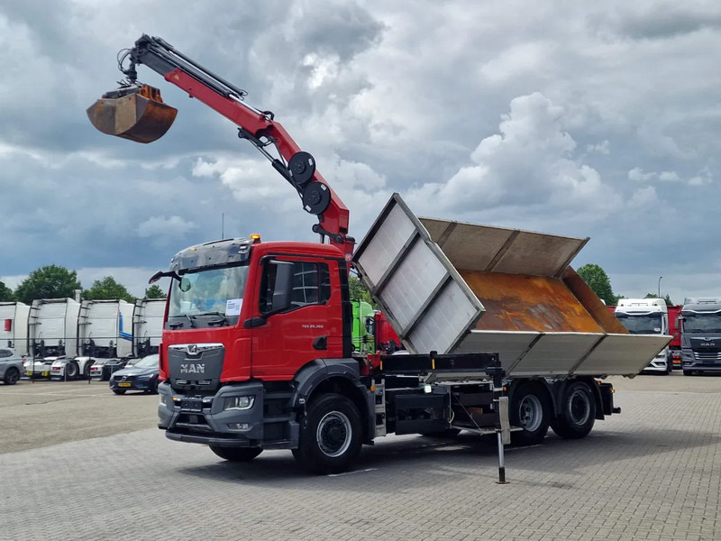 MAN TGS 26.360 6x4 Hydrodrive / Crane HMF1920K-RCS / 3 way tipper HMF / Low KM 110.700! - Nosturiauto: kuva MAN TGS 26.360 6x4 Hydrodrive / Crane HMF1920K-RCS / 3 way tipper HMF / Low KM 110.700! - Nosturiauto MAN TGS 26.360 6x4 Hydrodrive / Crane HMF1920K-RCS / 3 way tipper HMF / Low KM 110.700! - Nosturiauto: kuva MAN TGS 26.360 6x4 Hydrodrive / Crane HMF1920K-RCS / 3 way tipper HMF / Low KM 110.700! - Nosturiauto