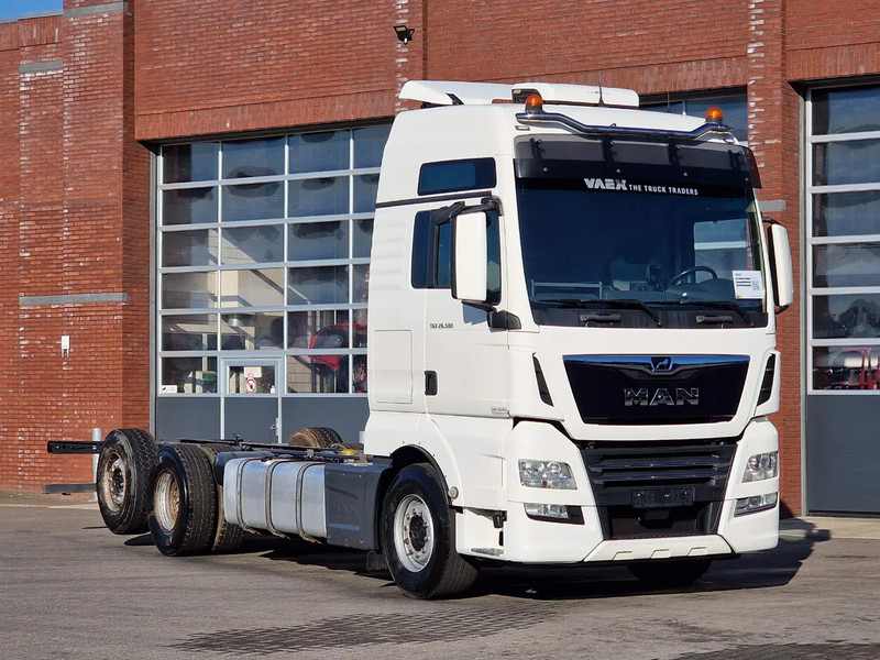 MAN TGX 26.500 6x2 XXL - Chassis - Full air - Night clima - AS Tronic - - Kuorma-auto alusta: kuva MAN TGX 26.500 6x2 XXL - Chassis - Full air - Night clima - AS Tronic - - Kuorma-auto alusta MAN TGX 26.500 6x2 XXL - Chassis - Full air - Night clima - AS Tronic - - Kuorma-auto alusta: kuva MAN TGX 26.500 6x2 XXL - Chassis - Full air - Night clima - AS Tronic - - Kuorma-auto alusta