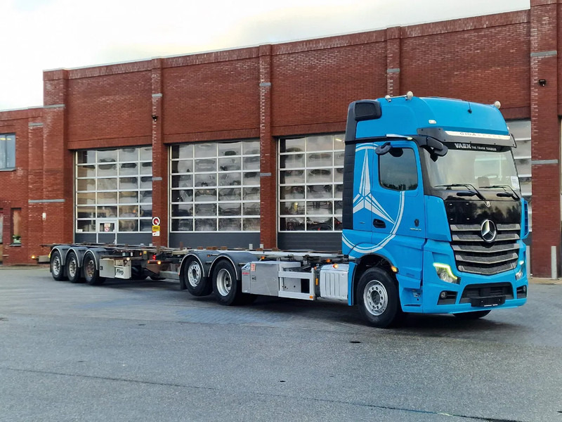 Mercedes-Benz Actros 2553 6x2 - BDF - Retarder - 4.90 WB - Full air + Fliegl trailer 2017 - Konttialus/ Vaihtokuormatilat kuorma-auto: kuva Mercedes-Benz Actros 2553 6x2 - BDF - Retarder - 4.90 WB - Full air + Fliegl trailer 2017 - Konttialus/ Vaihtokuormatilat kuorma-auto Mercedes-Benz Actros 2553 6x2 - BDF - Retarder - 4.90 WB - Full air + Fliegl trailer 2017 - Konttialus/ Vaihtokuormatilat kuorma-auto: kuva Mercedes-Benz Actros 2553 6x2 - BDF - Retarder - 4.90 WB - Full air + Fliegl trailer 2017 - Konttialus/ Vaihtokuormatilat kuorma-auto