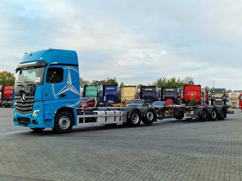 Mercedes-Benz Actros 2553 6x2 - BDF - Retarder - 4.90 WB - Full air + Fliegl trailer 2017 - Konttialus/ Vaihtokuormatilat kuorma-auto: kuva Mercedes-Benz Actros 2553 6x2 - BDF - Retarder - 4.90 WB - Full air + Fliegl trailer 2017 - Konttialus/ Vaihtokuormatilat kuorma-auto Mercedes-Benz Actros 2553 6x2 - BDF - Retarder - 4.90 WB - Full air + Fliegl trailer 2017 - Konttialus/ Vaihtokuormatilat kuorma-auto: kuva Mercedes-Benz Actros 2553 6x2 - BDF - Retarder - 4.90 WB - Full air + Fliegl trailer 2017 - Konttialus/ Vaihtokuormatilat kuorma-auto