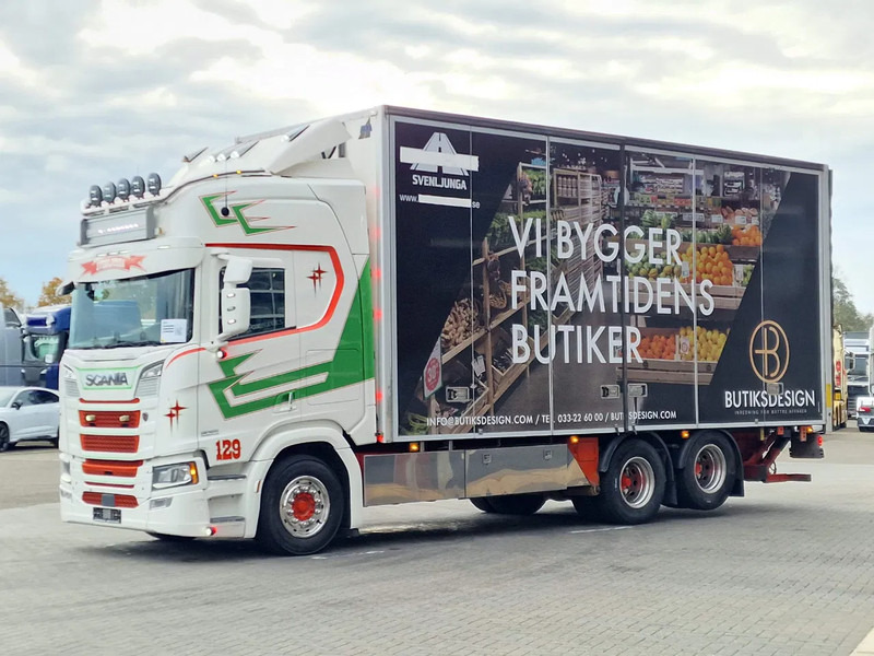 Scania R580 V8 NGS Highline 6x2 - Box with sidedoors - Loadlift - Retarder - Full air - 475 wb - Umpikori kuorma-auto: kuva Scania R580 V8 NGS Highline 6x2 - Box with sidedoors - Loadlift - Retarder - Full air - 475 wb - Umpikori kuorma-auto Scania R580 V8 NGS Highline 6x2 - Box with sidedoors - Loadlift - Retarder - Full air - 475 wb - Umpikori kuorma-auto: kuva Scania R580 V8 NGS Highline 6x2 - Box with sidedoors - Loadlift - Retarder - Full air - 475 wb - Umpikori kuorma-auto