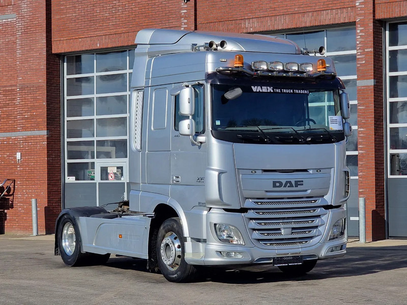 DAF XF 440 SpaceCab 4x2 - Full spoiler - Alloy wheels - Air horn - Light bar - Vetopöytäauto: kuva DAF XF 440 SpaceCab 4x2 - Full spoiler - Alloy wheels - Air horn - Light bar - Vetopöytäauto DAF XF 440 SpaceCab 4x2 - Full spoiler - Alloy wheels - Air horn - Light bar - Vetopöytäauto: kuva DAF XF 440 SpaceCab 4x2 - Full spoiler - Alloy wheels - Air horn - Light bar - Vetopöytäauto