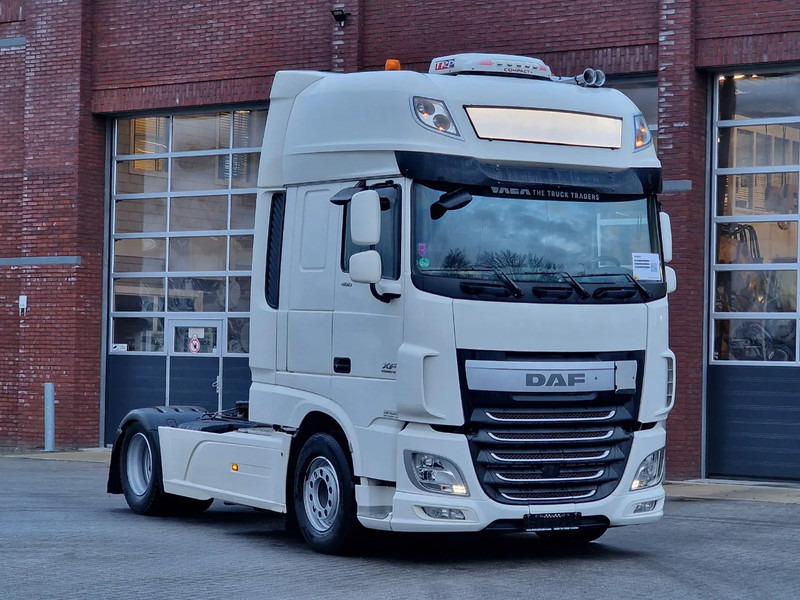 DAF XF 460 SuperSpaceCab 4x2 - Full air - Night Clima - TV -Microwave - Full spoiler - Navi - Vetopöytäauto: kuva DAF XF 460 SuperSpaceCab 4x2 - Full air - Night Clima - TV -Microwave - Full spoiler - Navi - Vetopöytäauto DAF XF 460 SuperSpaceCab 4x2 - Full air - Night Clima - TV -Microwave - Full spoiler - Navi - Vetopöytäauto: kuva DAF XF 460 SuperSpaceCab 4x2 - Full air - Night Clima - TV -Microwave - Full spoiler - Navi - Vetopöytäauto