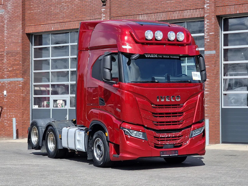 Iveco S-WAY 570 6x2 - Retarder - Full air - 3.20 WB - Navi - Vetopöytäauto: kuva Iveco S-WAY 570 6x2 - Retarder - Full air - 3.20 WB - Navi - Vetopöytäauto Iveco S-WAY 570 6x2 - Retarder - Full air - 3.20 WB - Navi - Vetopöytäauto: kuva Iveco S-WAY 570 6x2 - Retarder - Full air - 3.20 WB - Navi - Vetopöytäauto