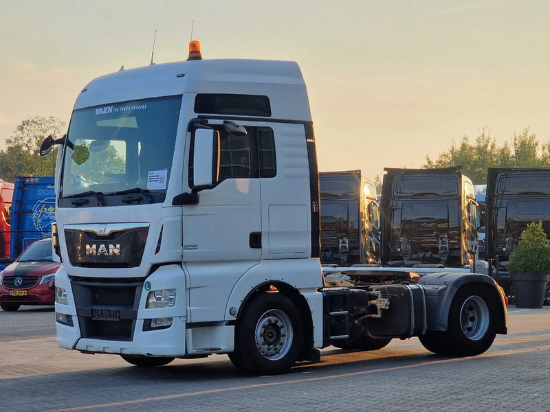 MAN TGX 18.480 4x2 - Intarder/Retarder - PTO/Hydraulic - Euro 6 - Vetopöytäauto: kuva MAN TGX 18.480 4x2 - Intarder/Retarder - PTO/Hydraulic - Euro 6 - Vetopöytäauto MAN TGX 18.480 4x2 - Intarder/Retarder - PTO/Hydraulic - Euro 6 - Vetopöytäauto: kuva MAN TGX 18.480 4x2 - Intarder/Retarder - PTO/Hydraulic - Euro 6 - Vetopöytäauto