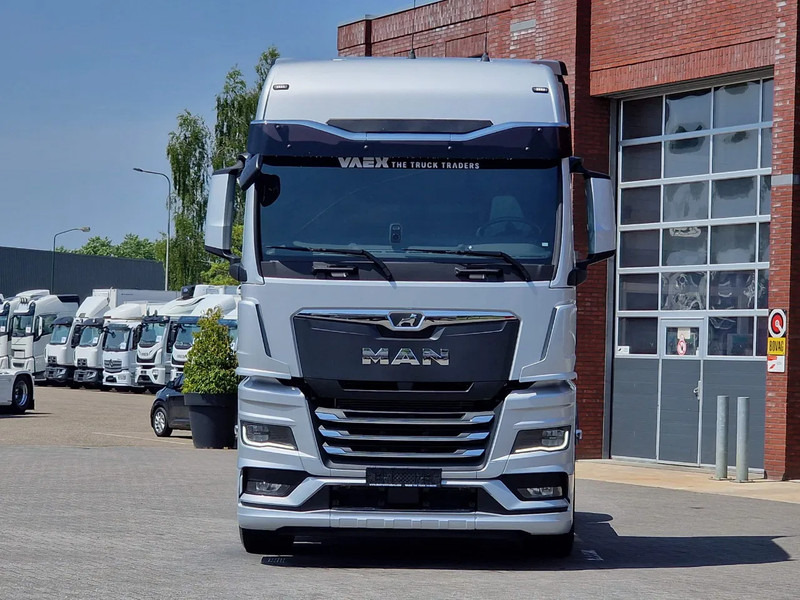 MAN TGX 18.540 GX - New - Retarder - Night clima - Alcoa - Show truck - Ledbar - - Vetopöytäauto: kuva MAN TGX 18.540 GX - New - Retarder - Night clima - Alcoa - Show truck - Ledbar - - Vetopöytäauto MAN TGX 18.540 GX - New - Retarder - Night clima - Alcoa - Show truck - Ledbar - - Vetopöytäauto: kuva MAN TGX 18.540 GX - New - Retarder - Night clima - Alcoa - Show truck - Ledbar - - Vetopöytäauto