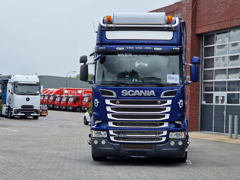 Scania R580 V8 Topline 6x2 - Retarder - PTO/Hydraulic - Full air - Leather - Navi - Vetopöytäauto: kuva Scania R580 V8 Topline 6x2 - Retarder - PTO/Hydraulic - Full air - Leather - Navi - Vetopöytäauto Scania R580 V8 Topline 6x2 - Retarder - PTO/Hydraulic - Full air - Leather - Navi - Vetopöytäauto: kuva Scania R580 V8 Topline 6x2 - Retarder - PTO/Hydraulic - Full air - Leather - Navi - Vetopöytäauto