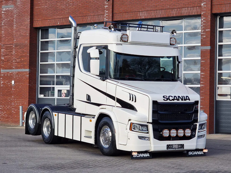 Scania T580 V8 Tuft Torpedo V8 - Custom exterior - Retarder - Full air - Show truck - Stack exhaust - Vetopöytäauto: kuva Scania T580 V8 Tuft Torpedo V8 - Custom exterior - Retarder - Full air - Show truck - Stack exhaust - Vetopöytäauto Scania T580 V8 Tuft Torpedo V8 - Custom exterior - Retarder - Full air - Show truck - Stack exhaust - Vetopöytäauto: kuva Scania T580 V8 Tuft Torpedo V8 - Custom exterior - Retarder - Full air - Show truck - Stack exhaust - Vetopöytäauto