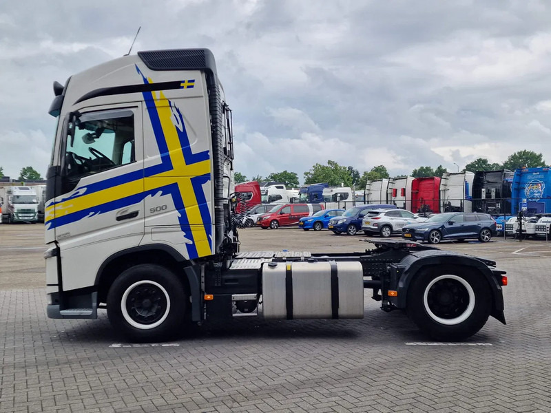 Volvo FH 13.500 Globetrotter 4x2 - I parkcool - Full air - Low KM 347Tkm - Fridge - Vetopöytäauto: kuva Volvo FH 13.500 Globetrotter 4x2 - I parkcool - Full air - Low KM 347Tkm - Fridge - Vetopöytäauto Volvo FH 13.500 Globetrotter 4x2 - I parkcool - Full air - Low KM 347Tkm - Fridge - Vetopöytäauto: kuva Volvo FH 13.500 Globetrotter 4x2 - I parkcool - Full air - Low KM 347Tkm - Fridge - Vetopöytäauto
