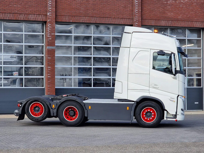 Volvo FH 13.500 Globetrotter 6x2 - I Save - 3.00 WB - PTO/Hydraulic - Full air - Custom interior - Vetopöytäauto: kuva Volvo FH 13.500 Globetrotter 6x2 - I Save - 3.00 WB - PTO/Hydraulic - Full air - Custom interior - Vetopöytäauto Volvo FH 13.500 Globetrotter 6x2 - I Save - 3.00 WB - PTO/Hydraulic - Full air - Custom interior - Vetopöytäauto: kuva Volvo FH 13.500 Globetrotter 6x2 - I Save - 3.00 WB - PTO/Hydraulic - Full air - Custom interior - Vetopöytäauto