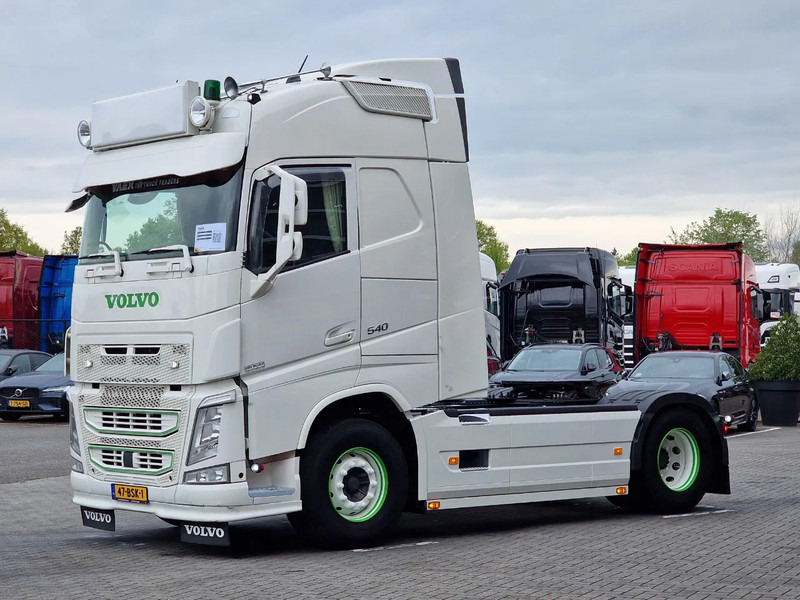 Volvo FH 13.540 Globetrotter 4x2 - Custom exterior - I parkcool - Navi - APK/TUV: 27-02-2026 - Vetopöytäauto: kuva Volvo FH 13.540 Globetrotter 4x2 - Custom exterior - I parkcool - Navi - APK/TUV: 27-02-2026 - Vetopöytäauto Volvo FH 13.540 Globetrotter 4x2 - Custom exterior - I parkcool - Navi - APK/TUV: 27-02-2026 - Vetopöytäauto: kuva Volvo FH 13.540 Globetrotter 4x2 - Custom exterior - I parkcool - Navi - APK/TUV: 27-02-2026 - Vetopöytäauto