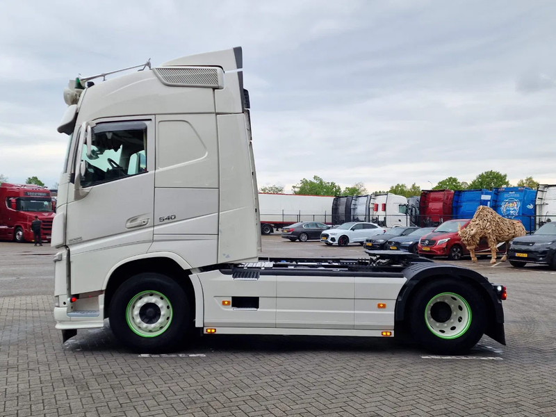 Volvo FH 13.540 Globetrotter 4x2 - Custom exterior - I parkcool - Navi - APK/TUV: 27-02-2026 - Vetopöytäauto: kuva Volvo FH 13.540 Globetrotter 4x2 - Custom exterior - I parkcool - Navi - APK/TUV: 27-02-2026 - Vetopöytäauto Volvo FH 13.540 Globetrotter 4x2 - Custom exterior - I parkcool - Navi - APK/TUV: 27-02-2026 - Vetopöytäauto: kuva Volvo FH 13.540 Globetrotter 4x2 - Custom exterior - I parkcool - Navi - APK/TUV: 27-02-2026 - Vetopöytäauto