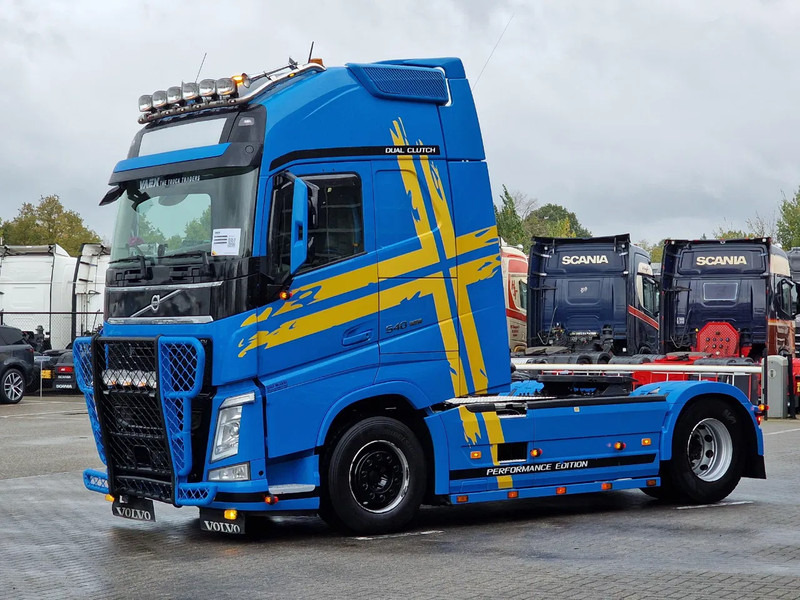 Volvo FH 13.540 Globetrotter XL 4x2 - Performance edition - I parkcool - Full air - Bull bar - Vetopöytäauto: kuva Volvo FH 13.540 Globetrotter XL 4x2 - Performance edition - I parkcool - Full air - Bull bar - Vetopöytäauto Volvo FH 13.540 Globetrotter XL 4x2 - Performance edition - I parkcool - Full air - Bull bar - Vetopöytäauto: kuva Volvo FH 13.540 Globetrotter XL 4x2 - Performance edition - I parkcool - Full air - Bull bar - Vetopöytäauto