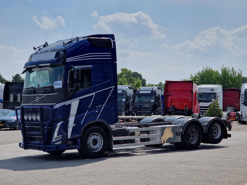 Volvo FH 13.540 Globetrotter XL 6x2 - Retarder - Full air - 4.60 WB - I shift dual clutch - Kuorma-auto alusta: kuva Volvo FH 13.540 Globetrotter XL 6x2 - Retarder - Full air - 4.60 WB - I shift dual clutch - Kuorma-auto alusta Volvo FH 13.540 Globetrotter XL 6x2 - Retarder - Full air - 4.60 WB - I shift dual clutch - Kuorma-auto alusta: kuva Volvo FH 13.540 Globetrotter XL 6x2 - Retarder - Full air - 4.60 WB - I shift dual clutch - Kuorma-auto alusta