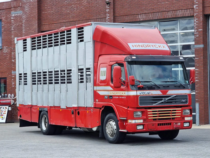 Volvo FM 250 4x- Livestock 2 deck - Lifting floors - Loadlift - Manual gearbox - Eläinten kuljetus kuorma-auto: kuva Volvo FM 250 4x- Livestock 2 deck - Lifting floors - Loadlift - Manual gearbox - Eläinten kuljetus kuorma-auto Volvo FM 250 4x- Livestock 2 deck - Lifting floors - Loadlift - Manual gearbox - Eläinten kuljetus kuorma-auto: kuva Volvo FM 250 4x- Livestock 2 deck - Lifting floors - Loadlift - Manual gearbox - Eläinten kuljetus kuorma-auto