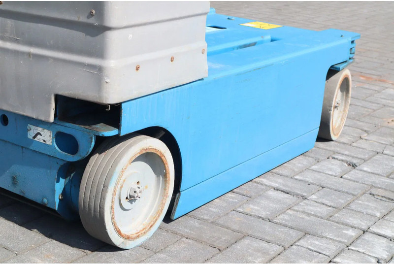 Genie GR-12 | 5.45 METER | 227 KG | MULTIPLE UNITS - Henkilönostin: kuva Genie GR-12 | 5.45 METER | 227 KG | MULTIPLE UNITS - Henkilönostin Genie GR-12 | 5.45 METER | 227 KG | MULTIPLE UNITS - Henkilönostin: kuva Genie GR-12 | 5.45 METER | 227 KG | MULTIPLE UNITS - Henkilönostin