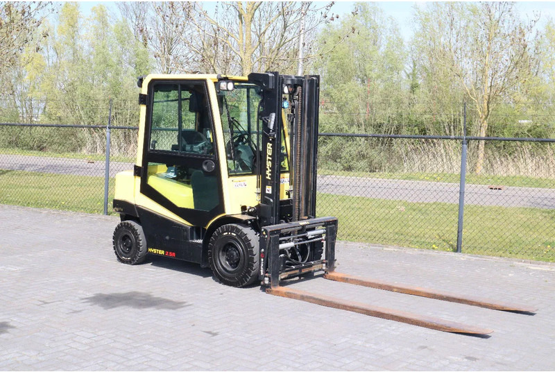 Hyster H2.5 A | BOOM SUSPENSION | SIDESHIFT | FORK EXTENTIONS | FORK POSITIONERS - Dieseltrukki: kuva Hyster H2.5 A | BOOM SUSPENSION | SIDESHIFT | FORK EXTENTIONS | FORK POSITIONERS - Dieseltrukki Hyster H2.5 A | BOOM SUSPENSION | SIDESHIFT | FORK EXTENTIONS | FORK POSITIONERS - Dieseltrukki: kuva Hyster H2.5 A | BOOM SUSPENSION | SIDESHIFT | FORK EXTENTIONS | FORK POSITIONERS - Dieseltrukki