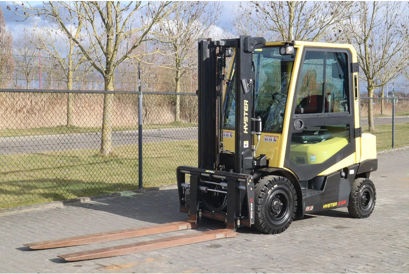 Hyster H2.5 A | BOOM SUSPENSION | SIDESHIFT | FORK EXTENTIONS | FORK POSITIONERS - Dieseltrukki: kuva Hyster H2.5 A | BOOM SUSPENSION | SIDESHIFT | FORK EXTENTIONS | FORK POSITIONERS - Dieseltrukki Hyster H2.5 A | BOOM SUSPENSION | SIDESHIFT | FORK EXTENTIONS | FORK POSITIONERS - Dieseltrukki: kuva Hyster H2.5 A | BOOM SUSPENSION | SIDESHIFT | FORK EXTENTIONS | FORK POSITIONERS - Dieseltrukki