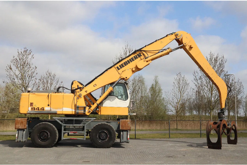 Liebherr A944 C HD | LOG GRAPPLE | HOLZGREIFER | TIMBER - Harvesteri: kuva Liebherr A944 C HD | LOG GRAPPLE | HOLZGREIFER | TIMBER - Harvesteri Liebherr A944 C HD | LOG GRAPPLE | HOLZGREIFER | TIMBER - Harvesteri: kuva Liebherr A944 C HD | LOG GRAPPLE | HOLZGREIFER | TIMBER - Harvesteri