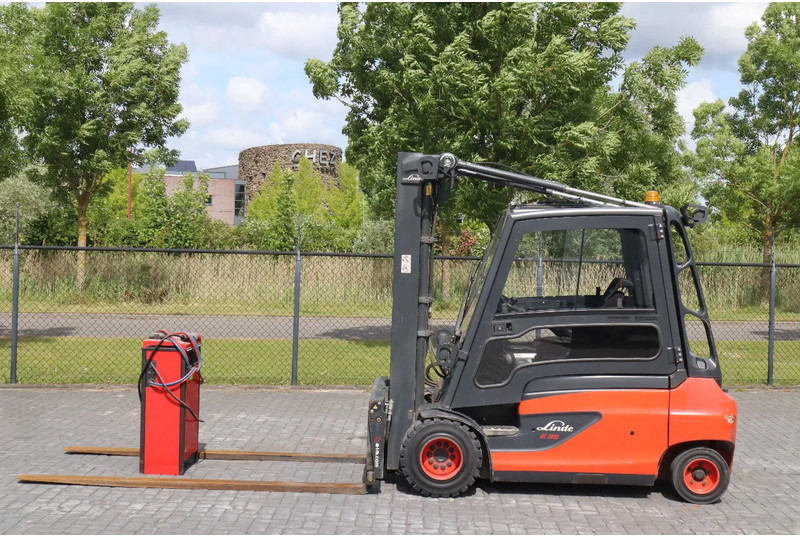 Linde E35 L-01 | DUPLEX | SIDESHIFT | POSITIONERS | LOW HOURS - Sähkötrukki: kuva Linde E35 L-01 | DUPLEX | SIDESHIFT | POSITIONERS | LOW HOURS - Sähkötrukki Linde E35 L-01 | DUPLEX | SIDESHIFT | POSITIONERS | LOW HOURS - Sähkötrukki: kuva Linde E35 L-01 | DUPLEX | SIDESHIFT | POSITIONERS | LOW HOURS - Sähkötrukki