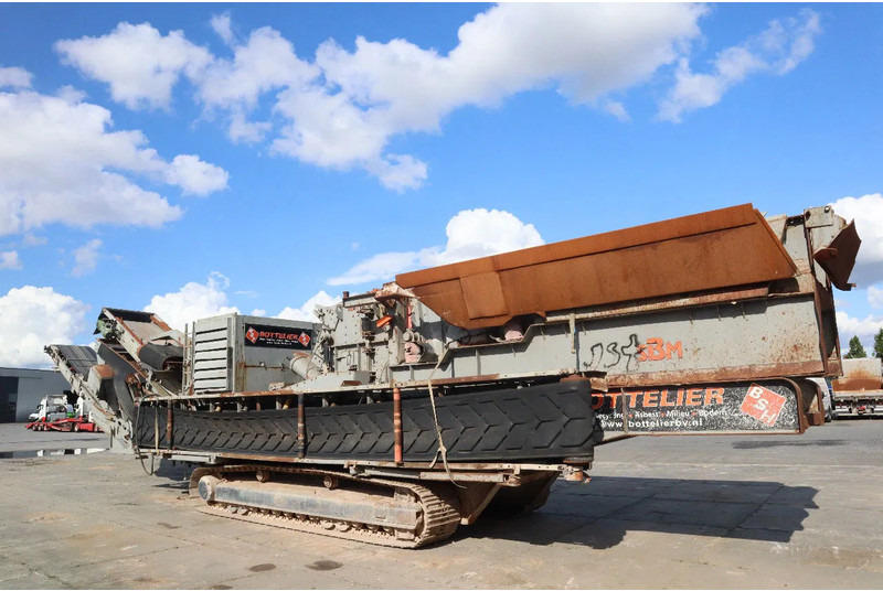 SBM REMAX 1218 E/D | REMOTE | CRUSHER | INCL. PARTS CONTAINER - Mobiilimurskain: kuva SBM REMAX 1218 E/D | REMOTE | CRUSHER | INCL. PARTS CONTAINER - Mobiilimurskain SBM REMAX 1218 E/D | REMOTE | CRUSHER | INCL. PARTS CONTAINER - Mobiilimurskain: kuva SBM REMAX 1218 E/D | REMOTE | CRUSHER | INCL. PARTS CONTAINER - Mobiilimurskain