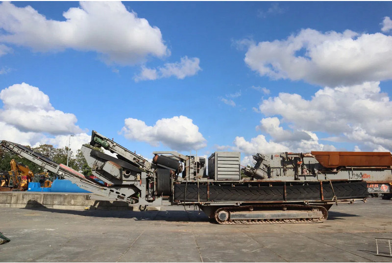 SBM REMAX 1218 E/D | REMOTE | CRUSHER | INCL. PARTS CONTAINER - Mobiilimurskain: kuva SBM REMAX 1218 E/D | REMOTE | CRUSHER | INCL. PARTS CONTAINER - Mobiilimurskain SBM REMAX 1218 E/D | REMOTE | CRUSHER | INCL. PARTS CONTAINER - Mobiilimurskain: kuva SBM REMAX 1218 E/D | REMOTE | CRUSHER | INCL. PARTS CONTAINER - Mobiilimurskain