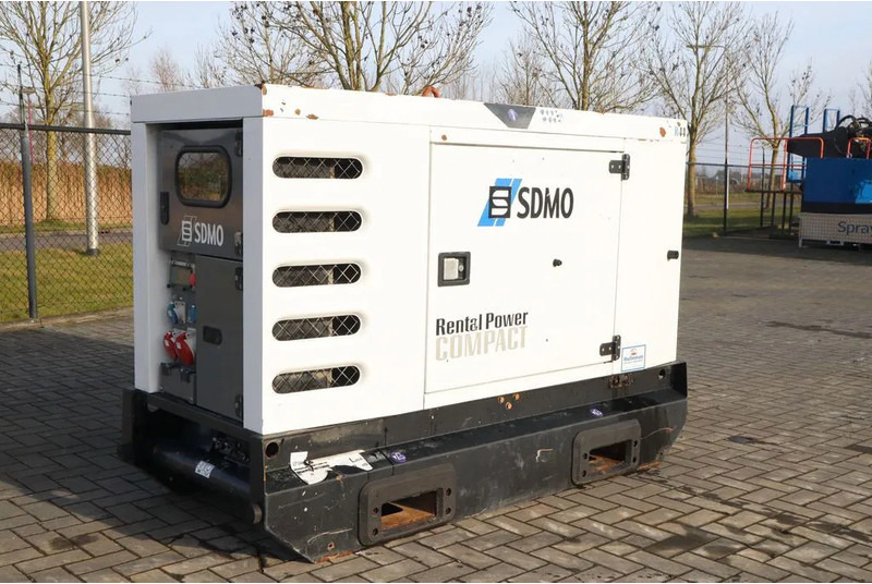 SDMO R44C3 | 44 KVA | GOOD WORKING - Sähkögeneraattori: kuva SDMO R44C3 | 44 KVA | GOOD WORKING - Sähkögeneraattori SDMO R44C3 | 44 KVA | GOOD WORKING - Sähkögeneraattori: kuva SDMO R44C3 | 44 KVA | GOOD WORKING - Sähkögeneraattori