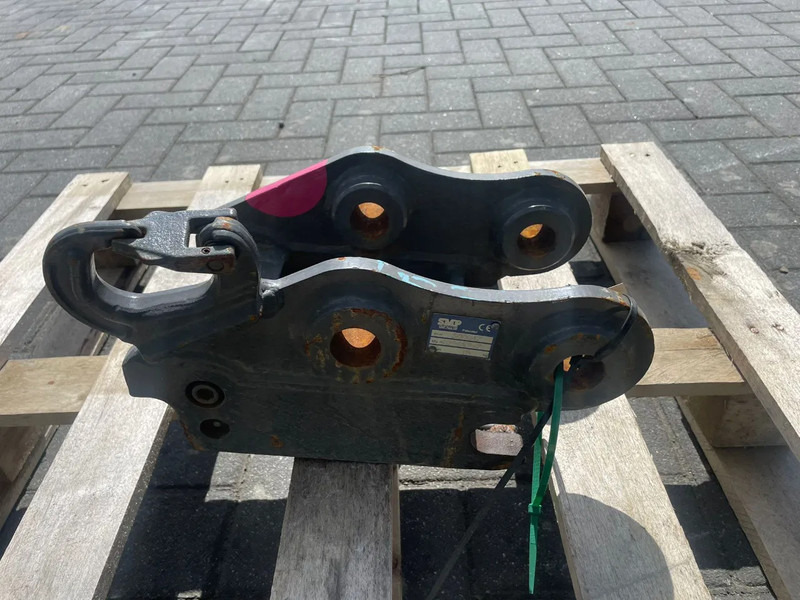 SMP S30 | HALF-AUTO QUICK COUPLER | SNELWISSEL | VOLVO EC18 - Hydrauliset leikkurit - Rakennuskoneet: kuva SMP S30 | HALF-AUTO QUICK COUPLER | SNELWISSEL | VOLVO EC18 - Hydrauliset leikkurit - Rakennuskoneet SMP S30 | HALF-AUTO QUICK COUPLER | SNELWISSEL | VOLVO EC18 - Hydrauliset leikkurit - Rakennuskoneet: kuva SMP S30 | HALF-AUTO QUICK COUPLER | SNELWISSEL | VOLVO EC18 - Hydrauliset leikkurit - Rakennuskoneet