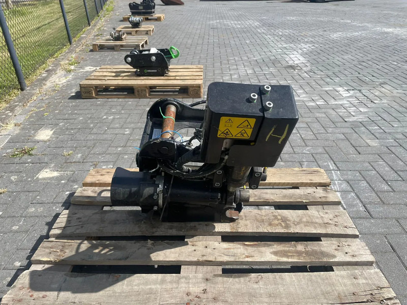 STEELWRIST STEELWRIST X06 S40 | TILT ROTATOR | VLS | FPL | RF | NEW / UNUSED - Rototilt - Rakennuskoneet: kuva STEELWRIST STEELWRIST X06 S40 | TILT ROTATOR | VLS | FPL | RF | NEW / UNUSED - Rototilt - Rakennuskoneet STEELWRIST STEELWRIST X06 S40 | TILT ROTATOR | VLS | FPL | RF | NEW / UNUSED - Rototilt - Rakennuskoneet: kuva STEELWRIST STEELWRIST X06 S40 | TILT ROTATOR | VLS | FPL | RF | NEW / UNUSED - Rototilt - Rakennuskoneet