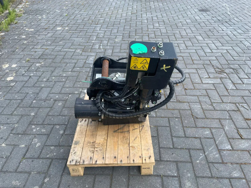 STEELWRIST X06 S40 | TILT ROTATOR | VLS | FPL | RF | NEW / UNUSED - Rototilt - Rakennuskoneet: kuva STEELWRIST X06 S40 | TILT ROTATOR | VLS | FPL | RF | NEW / UNUSED - Rototilt - Rakennuskoneet STEELWRIST X06 S40 | TILT ROTATOR | VLS | FPL | RF | NEW / UNUSED - Rototilt - Rakennuskoneet: kuva STEELWRIST X06 S40 | TILT ROTATOR | VLS | FPL | RF | NEW / UNUSED - Rototilt - Rakennuskoneet