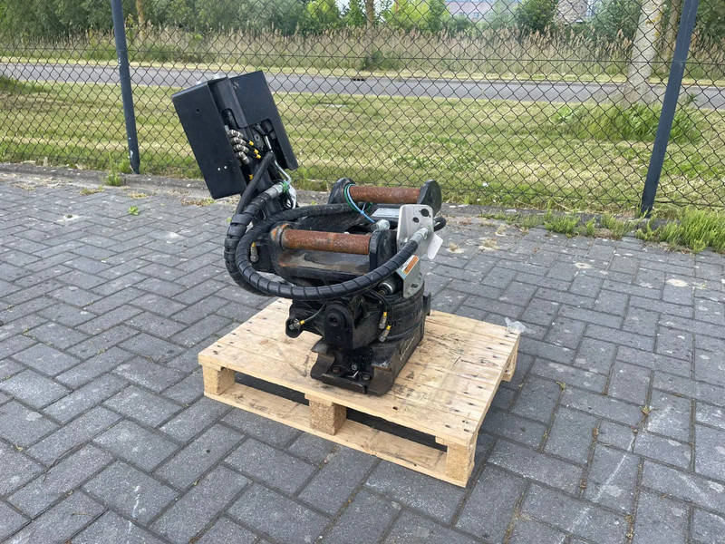 STEELWRIST X06 S40 | TILT ROTATOR | VLS | FPL | RF | NEW / UNUSED - Rototilt - Rakennuskoneet: kuva STEELWRIST X06 S40 | TILT ROTATOR | VLS | FPL | RF | NEW / UNUSED - Rototilt - Rakennuskoneet STEELWRIST X06 S40 | TILT ROTATOR | VLS | FPL | RF | NEW / UNUSED - Rototilt - Rakennuskoneet: kuva STEELWRIST X06 S40 | TILT ROTATOR | VLS | FPL | RF | NEW / UNUSED - Rototilt - Rakennuskoneet