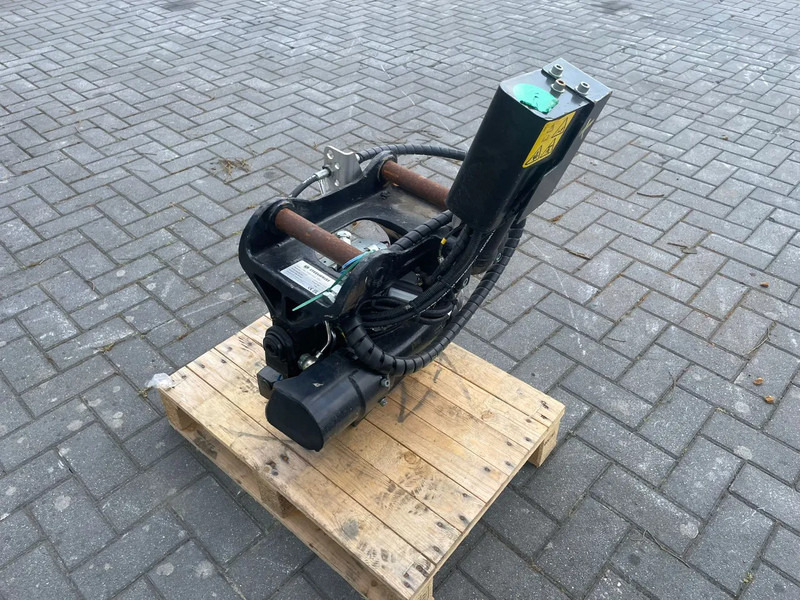 STEELWRIST X06 S40 | TILT ROTATOR | VLS | FPL | RF | NEW / UNUSED - Rototilt - Rakennuskoneet: kuva STEELWRIST X06 S40 | TILT ROTATOR | VLS | FPL | RF | NEW / UNUSED - Rototilt - Rakennuskoneet STEELWRIST X06 S40 | TILT ROTATOR | VLS | FPL | RF | NEW / UNUSED - Rototilt - Rakennuskoneet: kuva STEELWRIST X06 S40 | TILT ROTATOR | VLS | FPL | RF | NEW / UNUSED - Rototilt - Rakennuskoneet