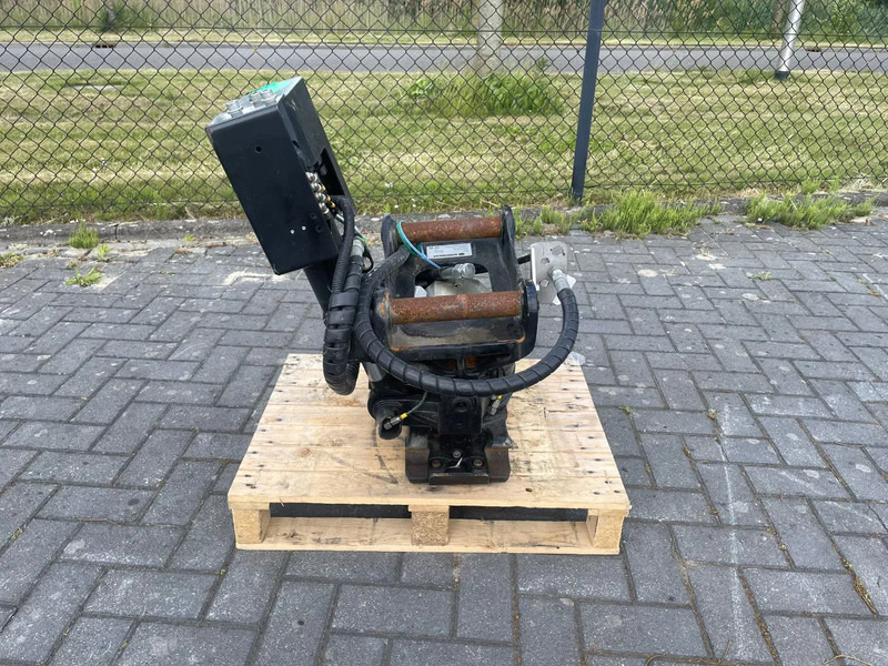 STEELWRIST X06 S40 | TILT ROTATOR | VLS | FPL | RF | NEW / UNUSED - Rototilt - Rakennuskoneet: kuva STEELWRIST X06 S40 | TILT ROTATOR | VLS | FPL | RF | NEW / UNUSED - Rototilt - Rakennuskoneet STEELWRIST X06 S40 | TILT ROTATOR | VLS | FPL | RF | NEW / UNUSED - Rototilt - Rakennuskoneet: kuva STEELWRIST X06 S40 | TILT ROTATOR | VLS | FPL | RF | NEW / UNUSED - Rototilt - Rakennuskoneet