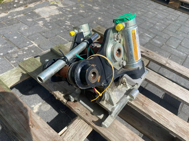 Sanderson STEELWRIST TMX S30 -180HA | TILT QUICKCOUPLER | TILTING COUPLER | NEW - Rototilt - Rakennuskoneet: kuva Sanderson STEELWRIST TMX S30 -180HA | TILT QUICKCOUPLER | TILTING COUPLER | NEW - Rototilt - Rakennuskoneet Sanderson STEELWRIST TMX S30 -180HA | TILT QUICKCOUPLER | TILTING COUPLER | NEW - Rototilt - Rakennuskoneet: kuva Sanderson STEELWRIST TMX S30 -180HA | TILT QUICKCOUPLER | TILTING COUPLER | NEW - Rototilt - Rakennuskoneet