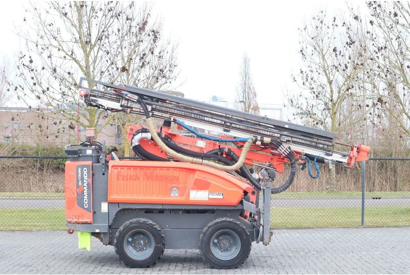 Sandvik COMMANDO DC130 Ri | SURFACE DRILLING RIG | REMOTE - Porakone: kuva Sandvik COMMANDO DC130 Ri | SURFACE DRILLING RIG | REMOTE - Porakone Sandvik COMMANDO DC130 Ri | SURFACE DRILLING RIG | REMOTE - Porakone: kuva Sandvik COMMANDO DC130 Ri | SURFACE DRILLING RIG | REMOTE - Porakone