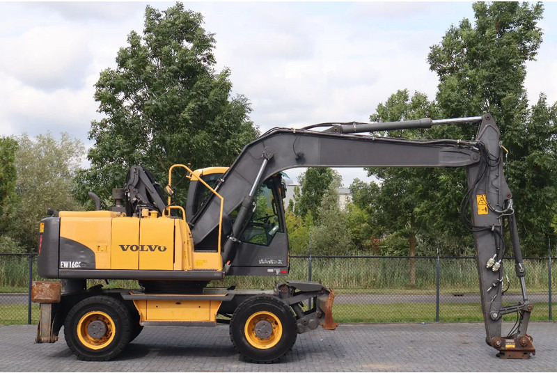 Volvo EW160 C | QUICK COUPLER | ELEVATING CABIN | UMSCHLAG - Materiaalinkäsittelykone: kuva Volvo EW160 C | QUICK COUPLER | ELEVATING CABIN | UMSCHLAG - Materiaalinkäsittelykone Volvo EW160 C | QUICK COUPLER | ELEVATING CABIN | UMSCHLAG - Materiaalinkäsittelykone: kuva Volvo EW160 C | QUICK COUPLER | ELEVATING CABIN | UMSCHLAG - Materiaalinkäsittelykone