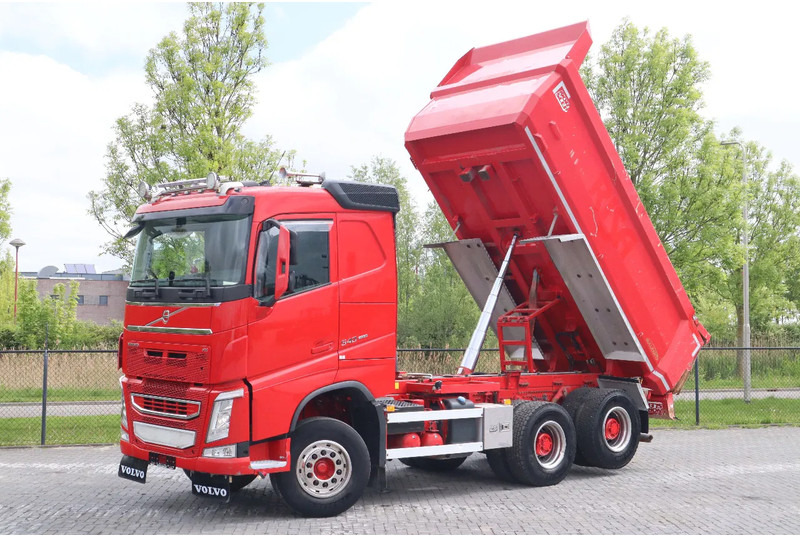 Volvo FH 540 | 6X4 | TANDEMLIFT | BIG AXLES | RETARDER | EURO 6 - Kippiauto kuorma-auto: kuva Volvo FH 540 | 6X4 | TANDEMLIFT | BIG AXLES | RETARDER | EURO 6 - Kippiauto kuorma-auto Volvo FH 540 | 6X4 | TANDEMLIFT | BIG AXLES | RETARDER | EURO 6 - Kippiauto kuorma-auto: kuva Volvo FH 540 | 6X4 | TANDEMLIFT | BIG AXLES | RETARDER | EURO 6 - Kippiauto kuorma-auto