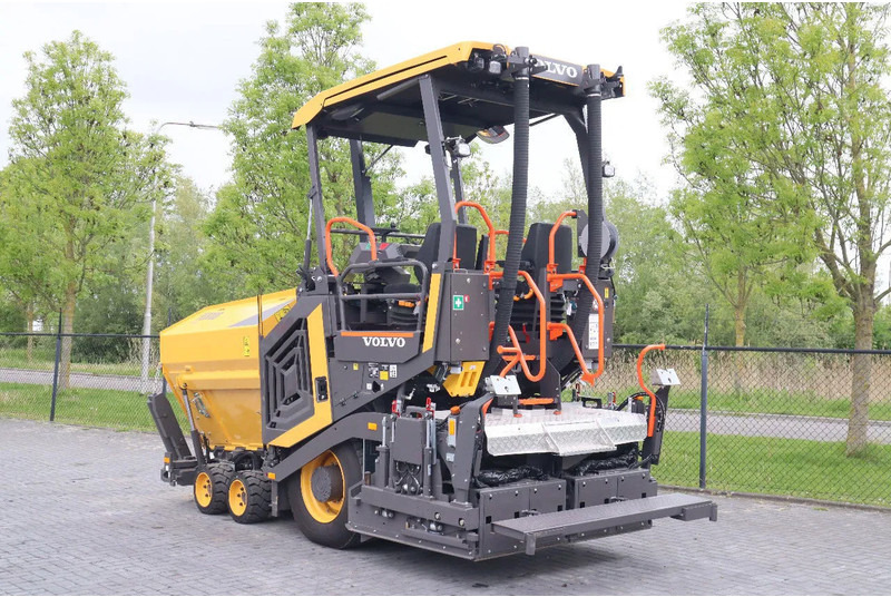 Volvo P2870 D ABG | ASPHALT PAVER | NEW / UNUSED | BOMAG BF300 - Asfaltinlaskija: kuva Volvo P2870 D ABG | ASPHALT PAVER | NEW / UNUSED | BOMAG BF300 - Asfaltinlaskija Volvo P2870 D ABG | ASPHALT PAVER | NEW / UNUSED | BOMAG BF300 - Asfaltinlaskija: kuva Volvo P2870 D ABG | ASPHALT PAVER | NEW / UNUSED | BOMAG BF300 - Asfaltinlaskija