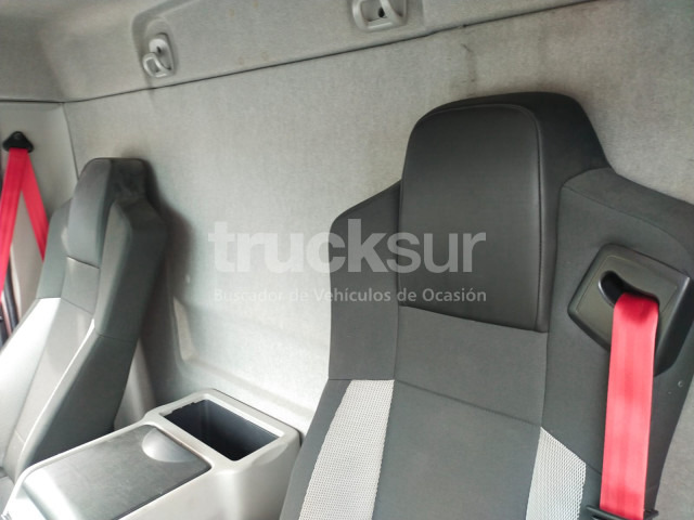 Umpikori kuorma-auto RENAULT D16.250: kuva Umpikori kuorma-auto RENAULT D16.250