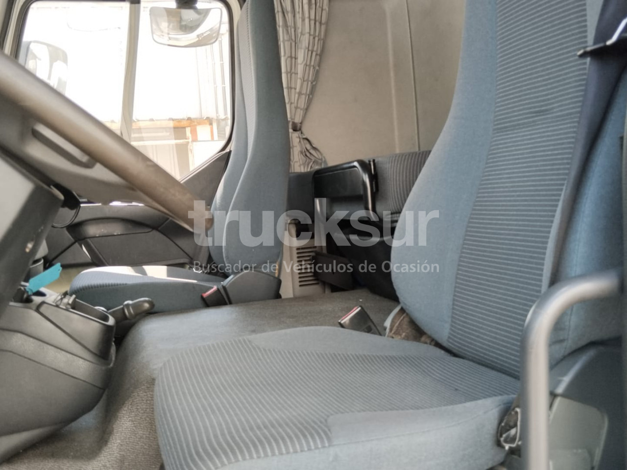 VOLVO FL290 - Refrigeraattori kuorma-auto: kuva VOLVO FL290 - Refrigeraattori kuorma-auto VOLVO FL290 - Refrigeraattori kuorma-auto: kuva VOLVO FL290 - Refrigeraattori kuorma-auto