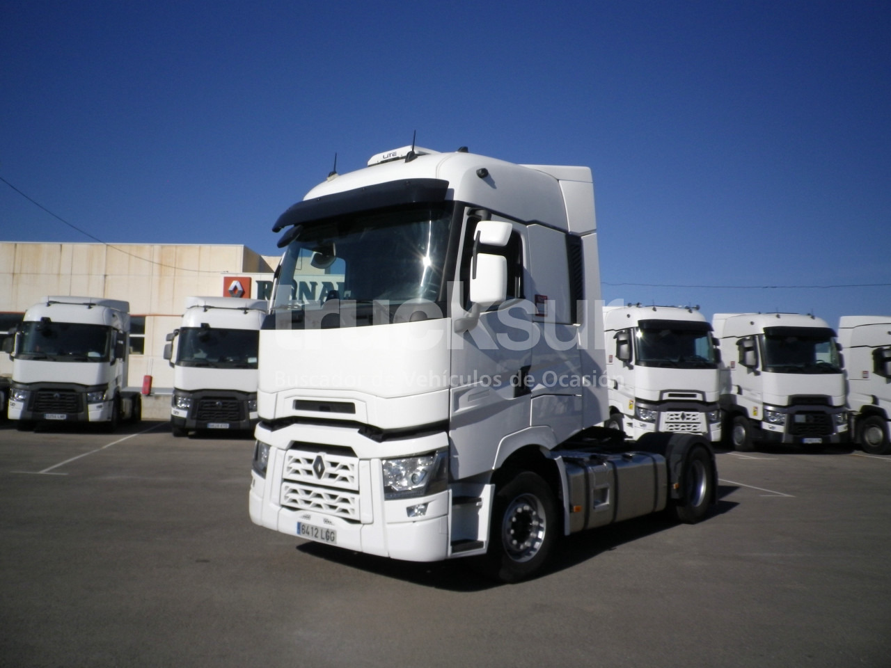RENAULT T520 HIGH SLEEPER CAB - Vetopöytäauto: kuva RENAULT T520 HIGH SLEEPER CAB - Vetopöytäauto RENAULT T520 HIGH SLEEPER CAB - Vetopöytäauto: kuva RENAULT T520 HIGH SLEEPER CAB - Vetopöytäauto