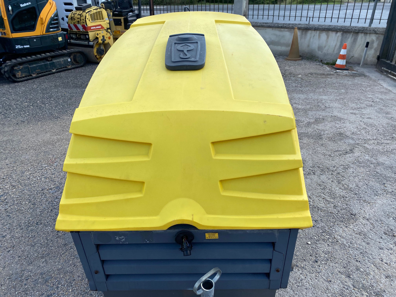 ATLAS COPCO XAS87 - Ilmakompressori: kuva ATLAS COPCO XAS87 - Ilmakompressori ATLAS COPCO XAS87 - Ilmakompressori: kuva ATLAS COPCO XAS87 - Ilmakompressori