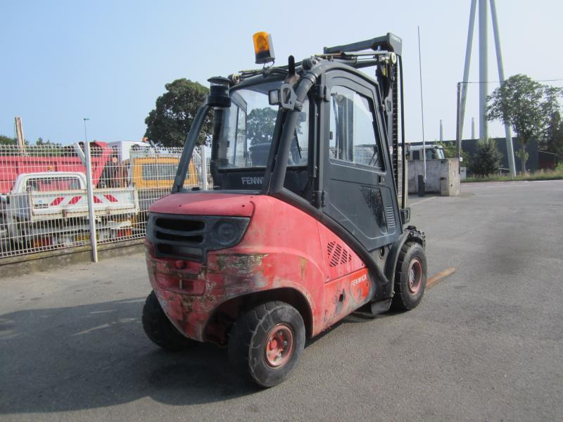 Fenwick H30 - Dieseltrukki: kuva Fenwick H30 - Dieseltrukki Fenwick H30 - Dieseltrukki: kuva Fenwick H30 - Dieseltrukki