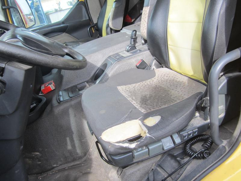 Umpikori kuorma-auto Renault Premium 430 DXI: kuva Umpikori kuorma-auto Renault Premium 430 DXI