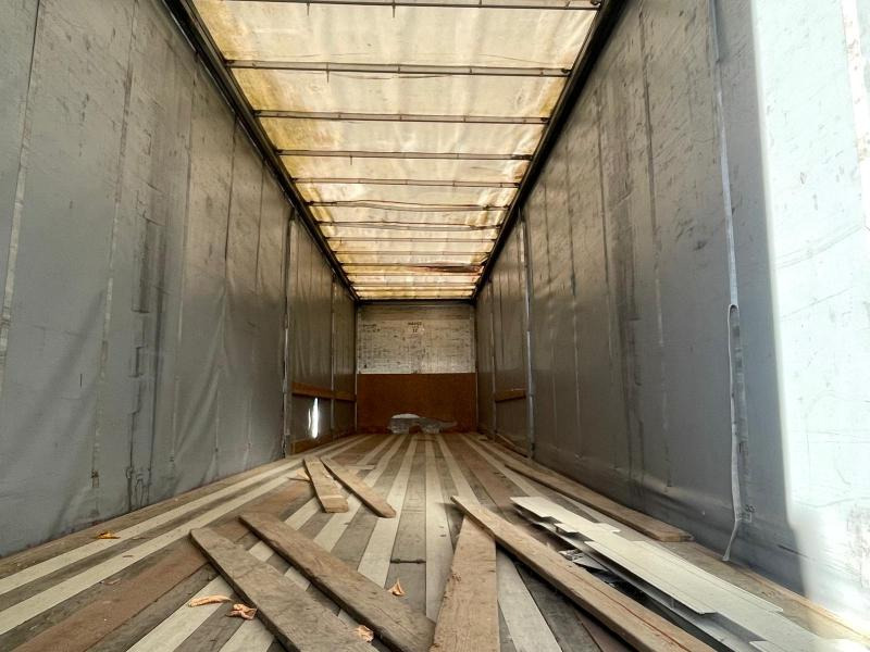 Pressukapellipuoliperävaunu Samro: kuva Pressukapellipuoliperävaunu Samro Pressukapellipuoliperävaunu Samro: kuva Pressukapellipuoliperävaunu Samro