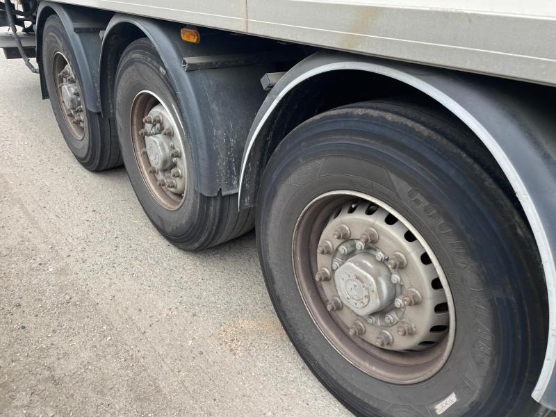 Samro - Umpikori puoliperävaunu: kuva Samro - Umpikori puoliperävaunu Samro - Umpikori puoliperävaunu: kuva Samro - Umpikori puoliperävaunu