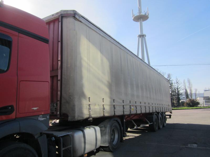 Trailor - Pressukapellipuoliperävaunu: kuva Trailor - Pressukapellipuoliperävaunu Trailor - Pressukapellipuoliperävaunu: kuva Trailor - Pressukapellipuoliperävaunu