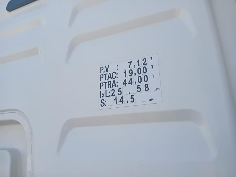 MAN TGX 18.440 - Vetopöytäauto: kuva MAN TGX 18.440 - Vetopöytäauto MAN TGX 18.440 - Vetopöytäauto: kuva MAN TGX 18.440 - Vetopöytäauto