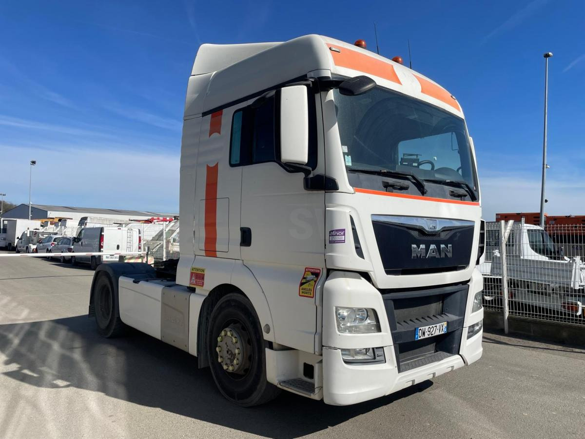 MAN TGX 18.440 - Vetopöytäauto: kuva MAN TGX 18.440 - Vetopöytäauto MAN TGX 18.440 - Vetopöytäauto: kuva MAN TGX 18.440 - Vetopöytäauto