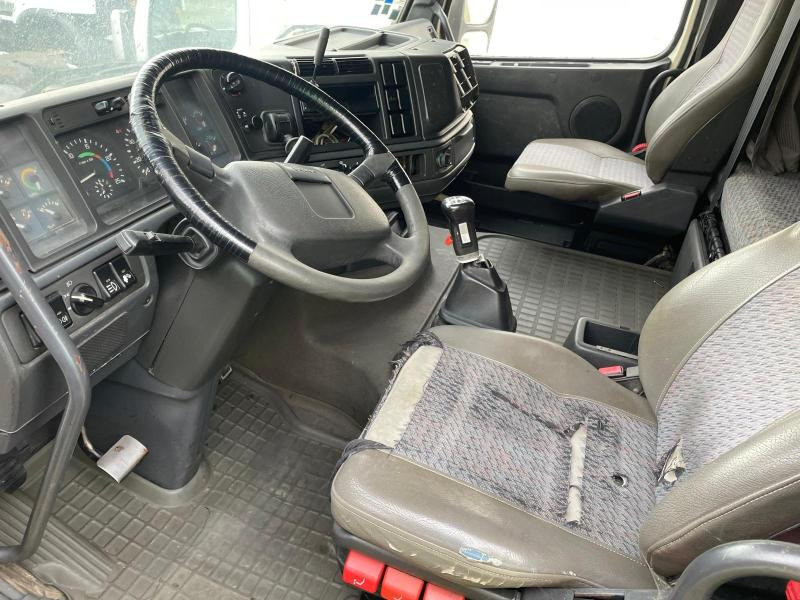 Volvo FH12 380 - Vetopöytäauto: kuva Volvo FH12 380 - Vetopöytäauto Volvo FH12 380 - Vetopöytäauto: kuva Volvo FH12 380 - Vetopöytäauto
